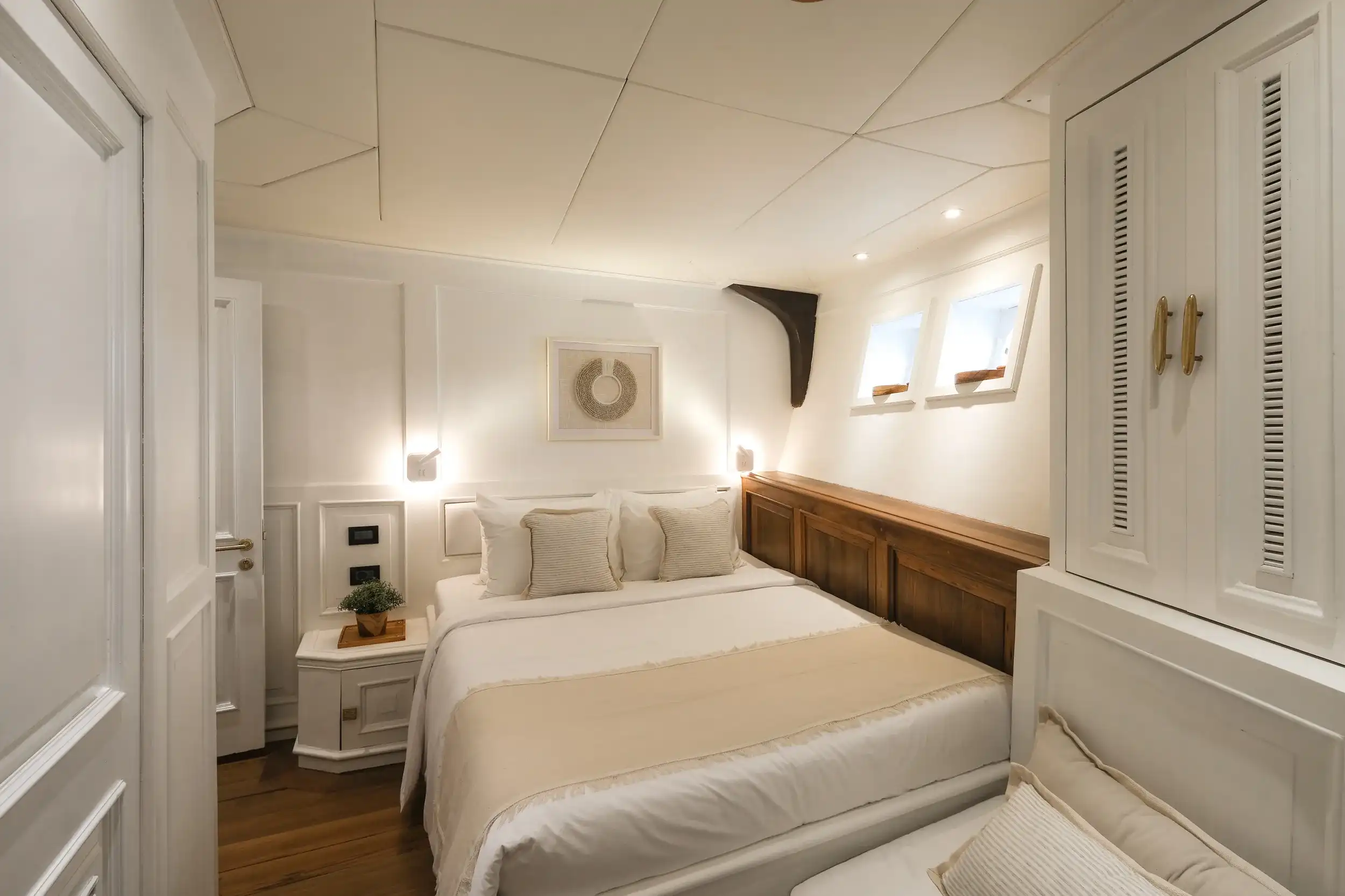 Front Cabin