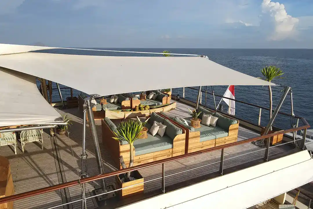 Top Deck