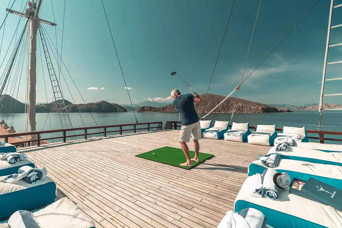  Golf/Yoga Deck