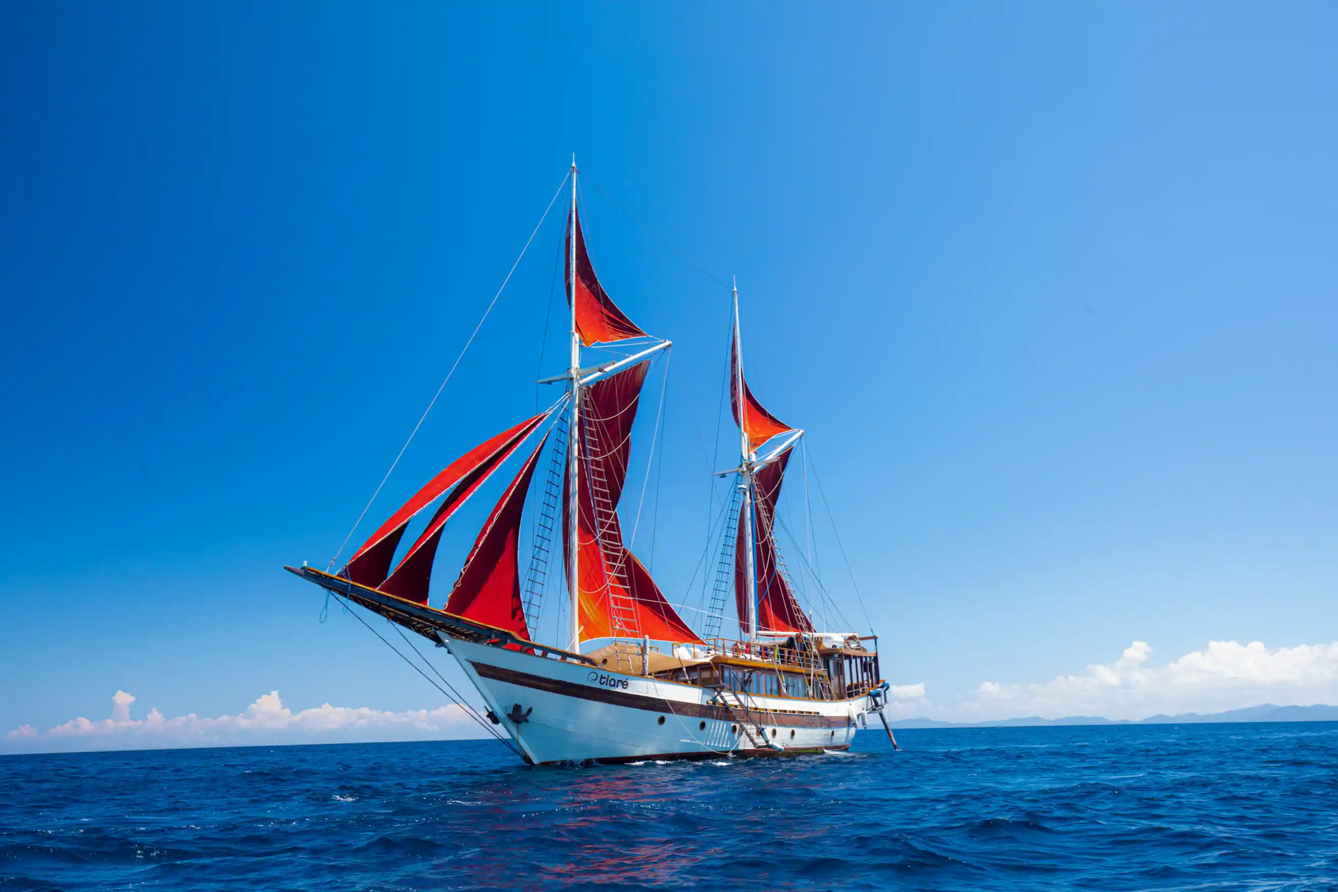 Tiare — Traditional Wooden Boat in Raja Ampat