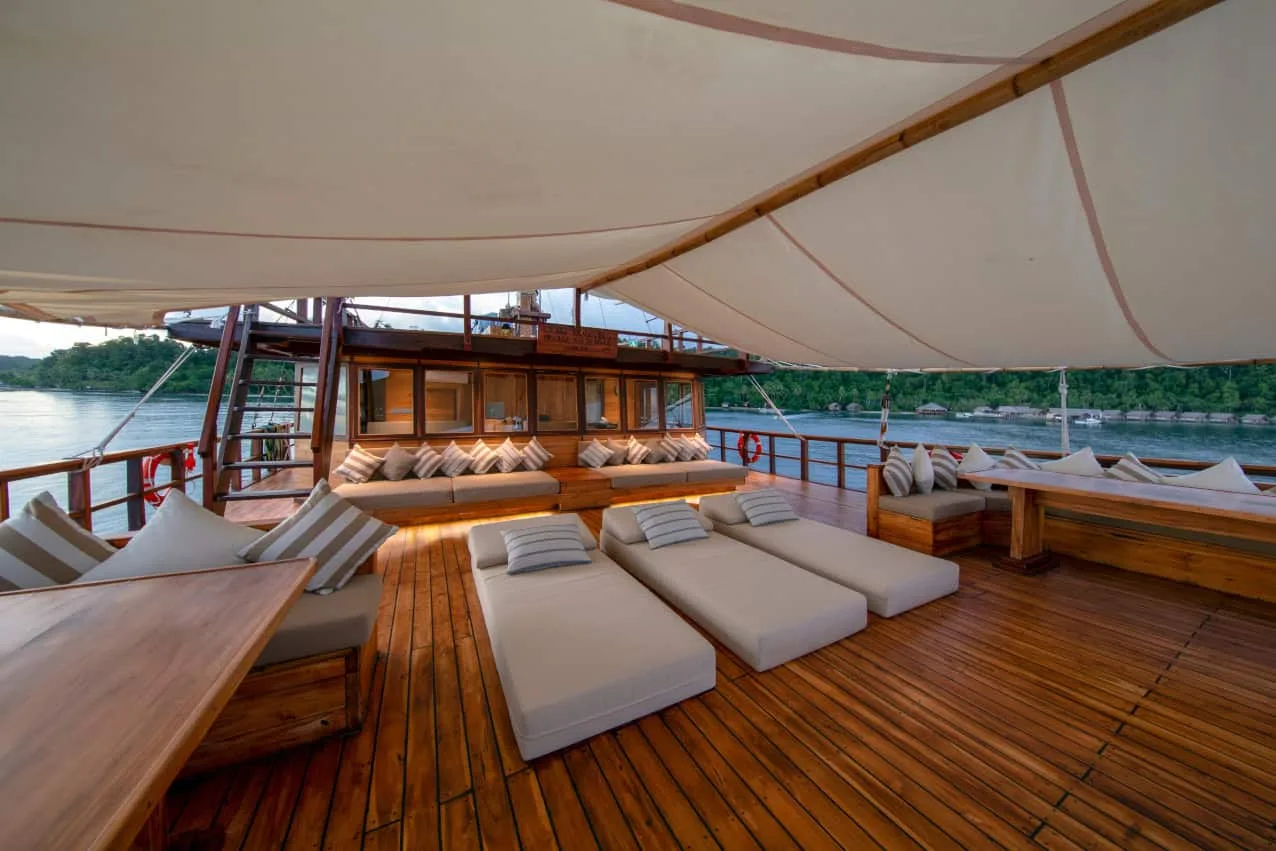 Coralia Liveaboard sundeck