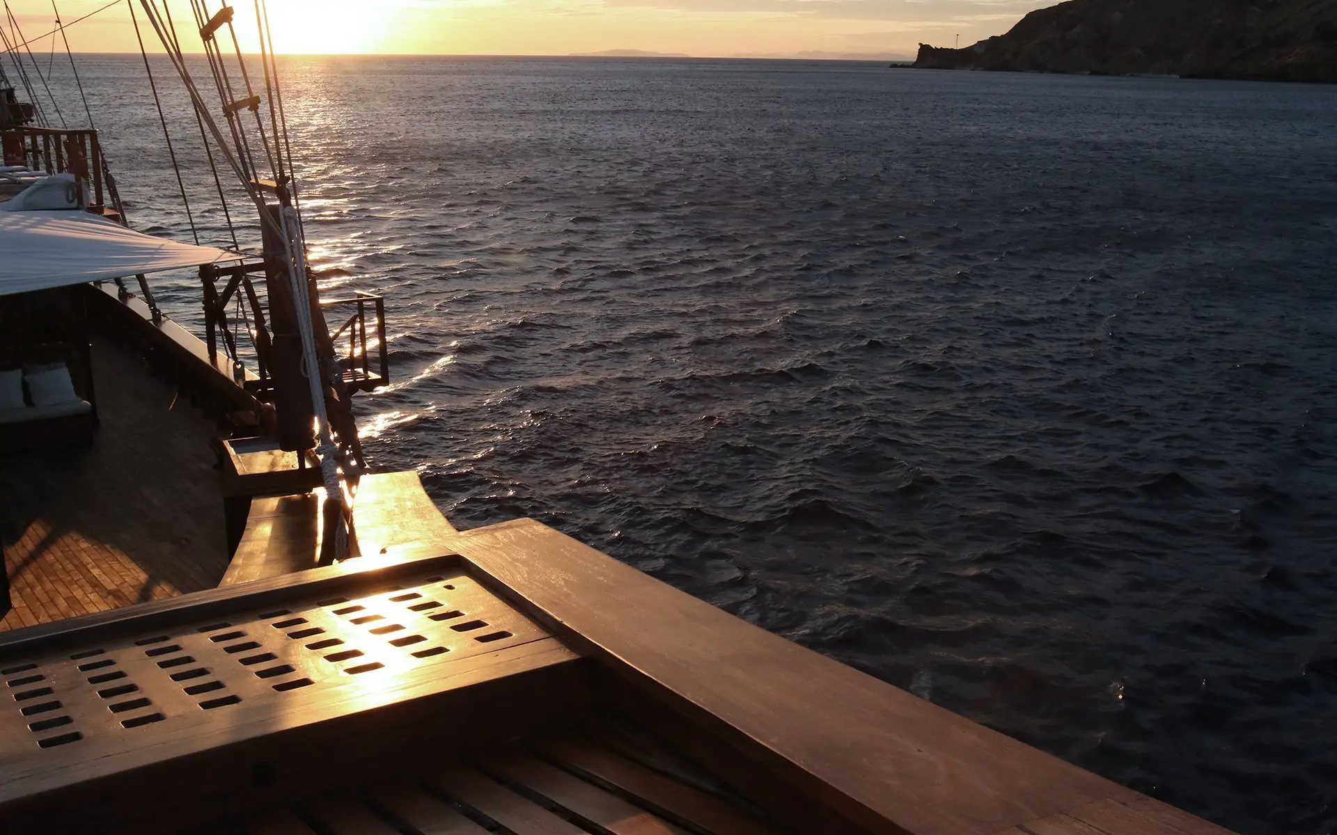 Tiare Liveaboard Bow | Indonesia Juara Trip