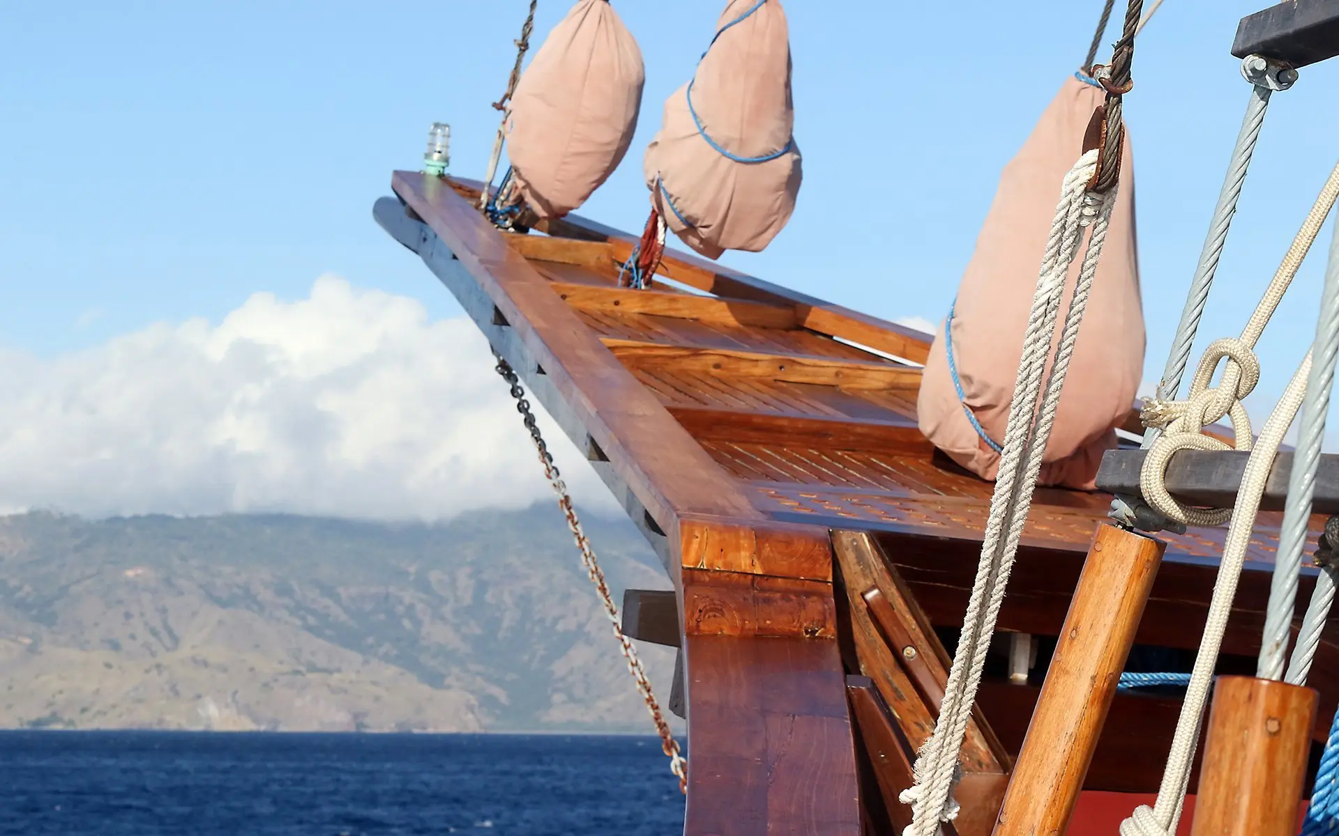 Tiare Liveaboard Main Deck | Indonesia Juara Trip